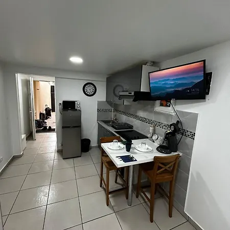 Petit Paradis Pour 2 Personnes *